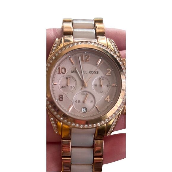 Michael Kors Blair Rose Gold Women’s Working Watch New Battery - Picture 2 of 6